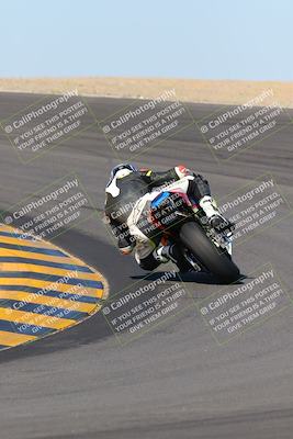 media/Nov-06-2022-SoCal Trackdays (Sun) [[208d2ccc26]]/Turn 10 Backside (1030am)/